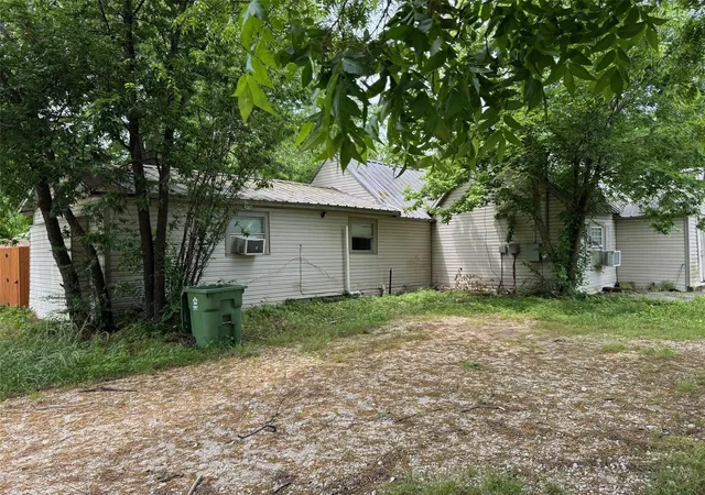 Photo 6 of Single family home for sale at 504 Sherman St, Tioga, TX 76271 | MLS# 21337775 | Listing updated on 2026-07-22
