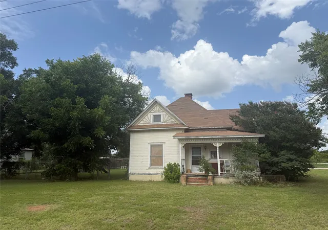 Photo 1 of Single family home for sale at 803 Third St, Bangs, TX 76823 | MLS# 21338181 | Listing updated on 2026-08-18