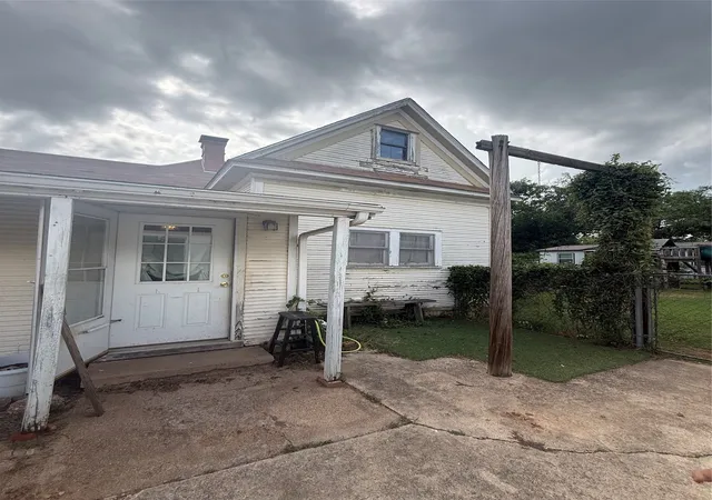 Photo 3 of Single family home for sale at 803 Third St, Bangs, TX 76823 | MLS# 21338181 | Listing updated on 2026-08-18