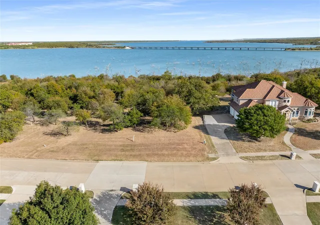 Photo 4 of Land for sale at 1123 Mallard Pointe Dr, Cedar Hill, TX 75104 | MLS# 21338169 | Listing updated on 2026-07-22