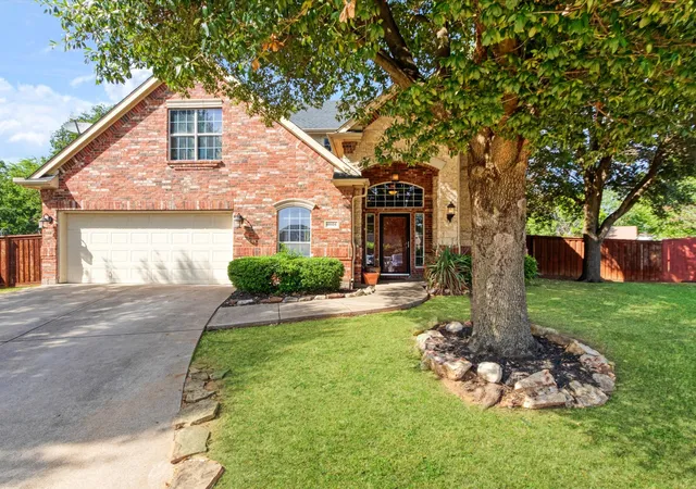 Photo 3 of Single family home for sale at 6004 Cedar Glen Ct, Grand Prairie, TX 75052 | MLS# 21335811 | Listing updated on 2026-07-22