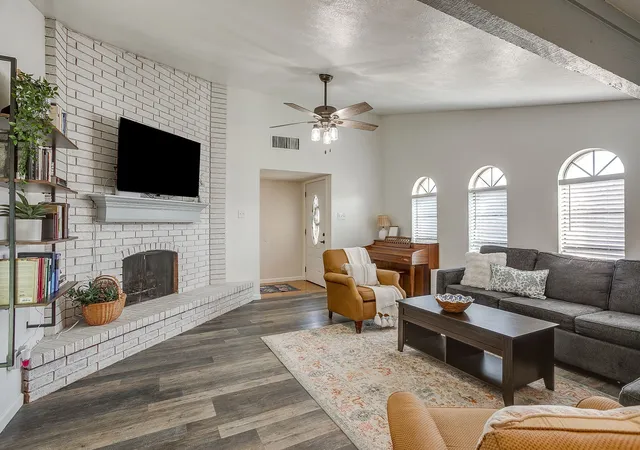 Photo 3 of Sale Pending at 1409 Whittenburg Dr, Fort Worth, TX 76134 | MLS# 21336524 | Listing updated on 2026-08-18