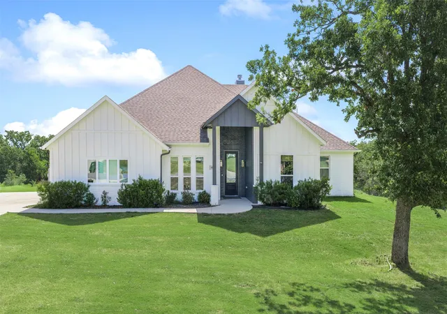 Photo 1 of Single family home for sale at 180 Lucky Ridge Ln, Boyd, TX 76023 | MLS# 21336996 | Listing updated on 2026-08-03