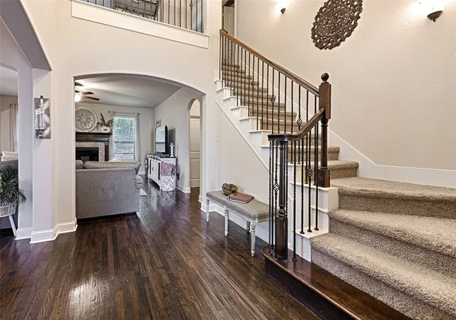 Photo 3 of Single family home for sale at 6010 Park View Dr, Midlothian, TX 76065 | MLS# 21337819 | Listing updated on 2026-09-16