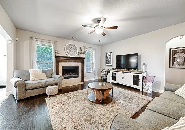 Photo 3 of Single family home for sale at 6010 Park View Dr, Midlothian, TX 76065 | MLS# 21337819 | Listing updated on 2026-09-16