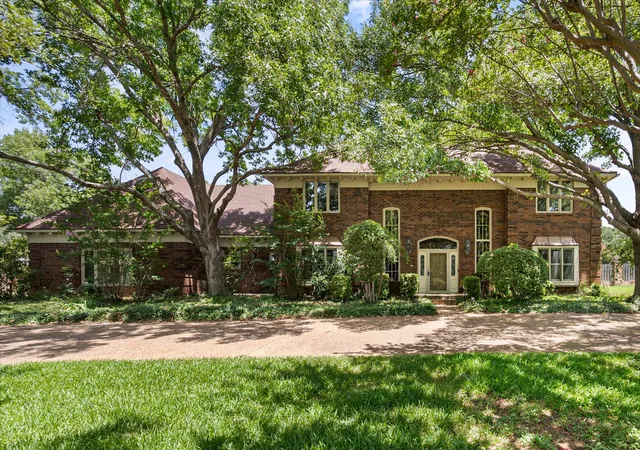 Photo 1 of Single family home for sale at 2520 Norwood Dr, Hurst, TX 76054 | MLS# 21338177 | Listing updated on 2026-08-26