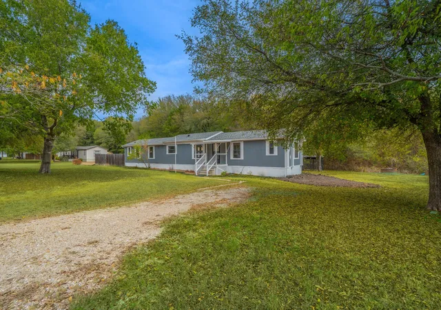 Photo 1 of Manufactured home for sale at 1027 Glen Brook Dr, Waxahachie, TX 75165 | MLS# 21327854 | Listing updated on 2026-10-05