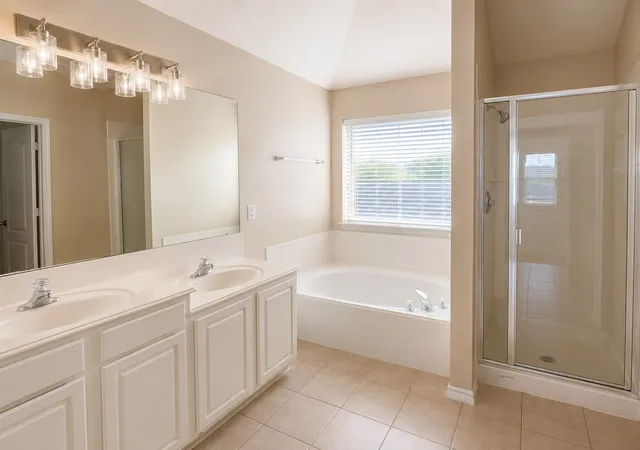 Photo 4 of Sale Pending at 448 Fremont Dr, Rockwall, TX 75087 | MLS# 21338352 | Listing updated on 2026-08-21