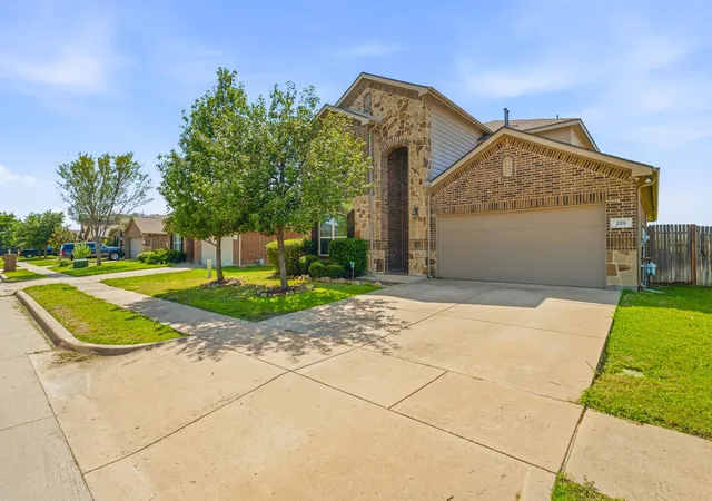 Photo 1 of Single family home for sale at 229 Pin Cushion Trl, Burleson, TX 76028 | MLS# 21338270 | Listing updated on 2026-07-22