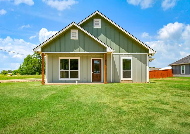 1st image of 705 Daniel St, Blossom, TX 75416 | MLS# 21338113
