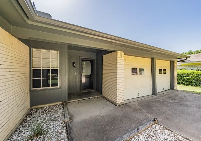 Photo 3 of Sale Pending at 1227 Willowwood Dr, Cleburne, TX 76033 | MLS# 21338265 | Listing updated on 2026-08-31