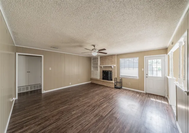 Photo 4 of Sale Pending at 1227 Willowwood Dr, Cleburne, TX 76033 | MLS# 21338265 | Listing updated on 2026-08-31