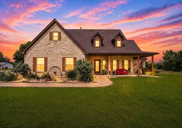Photo 1 of Single family home for sale at 7303 S Us Hwy 287, Corsicana, TX 75109 | MLS# 21338126 | Listing updated on 2026-07-26