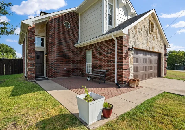 Photo 3 of Single family home for sale at 4514 Haven Hill Dr, The Colony, TX 75056 | MLS# 21334972 | Listing updated on 2026-09-30