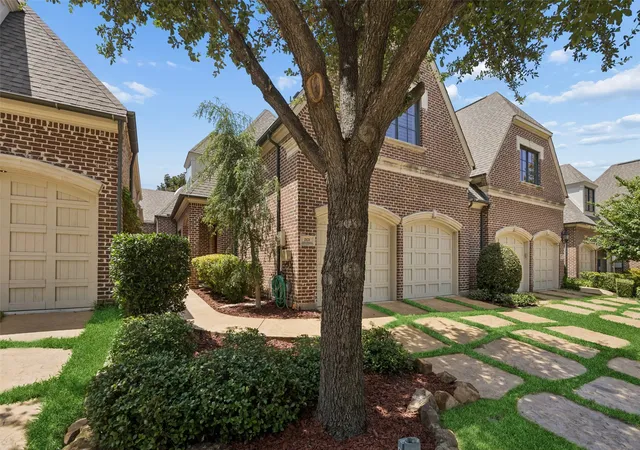 Homes for sale in Plano, TX | 2121 Fawnwood Dr, Plano, TX 75093 | MLS# 21337730