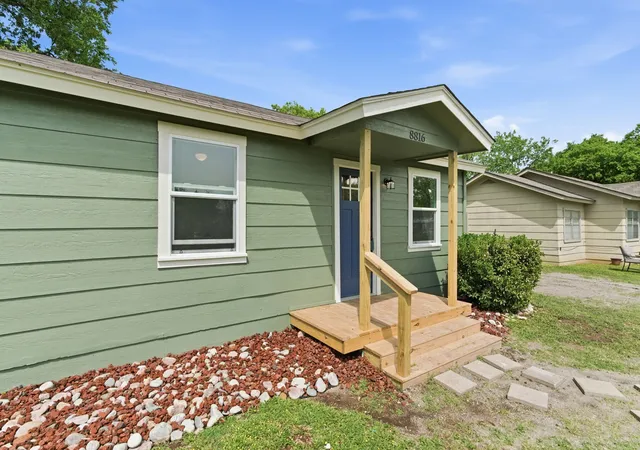 Photo 3 of Single family home for sale at 8816 Spaugh Ct, Fort Worth, TX 76108 | MLS# 21337117 | Listing updated on 2026-07-22