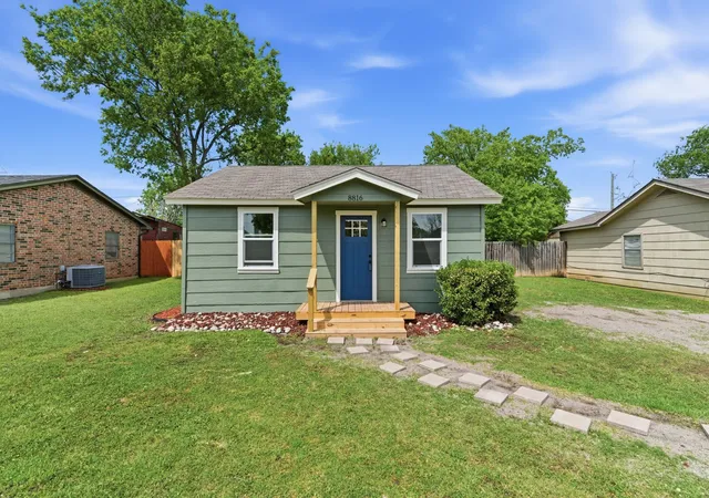 Photo 3 of Single family home for sale at 8816 Spaugh Ct, Fort Worth, TX 76108 | MLS# 21337117 | Listing updated on 2026-07-22