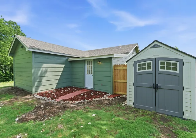 Photo 4 of Single family home for sale at 8816 Spaugh Ct, Fort Worth, TX 76108 | MLS# 21337117 | Listing updated on 2026-07-22