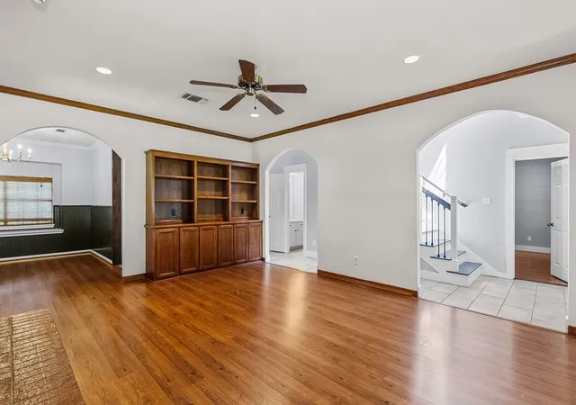Photo 3 of Single family home for sale at 613 Forest Edge St, Burleson, TX 76028 | MLS# 21337149 | Listing updated on 2026-09-27