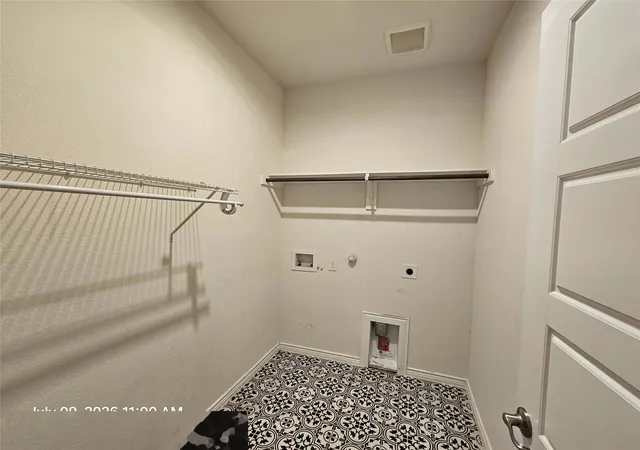 Photo 3 of Single family home for sale at 555 Royal Pine Dr, Rockwall, TX 75087 | MLS# 21338450 | Listing updated on 2026-08-25