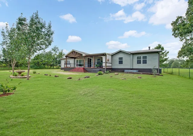 Photo 3 of Manufactured home for sale at 923 County Road 2415, Honey Grove, TX 75446 | MLS# 21338215 | Listing updated on 2026-09-30