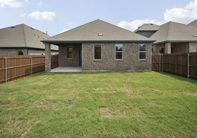 Photo 3 of Single family home for sale at 4833 Silver Touch Rd, Aubrey, TX 76227 | MLS# 21338481 | Listing updated on 2026-10-06