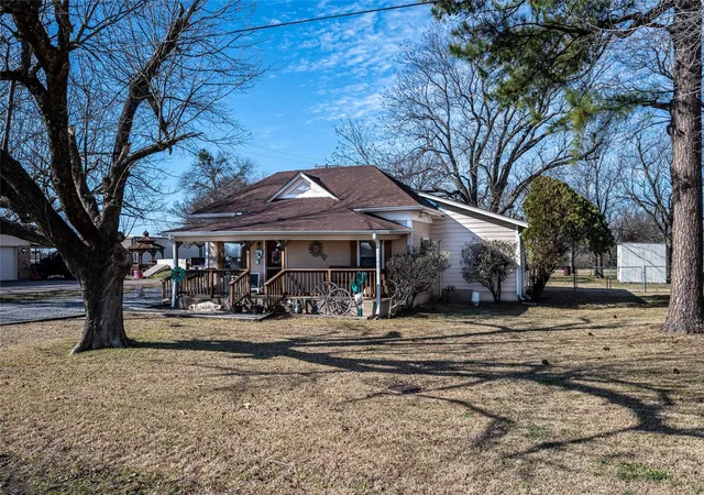 Photo 8 of Single family home for sale at 909 N Main St, Ector, TX 75439 | MLS# 21338136 | Listing updated on 2026-09-16