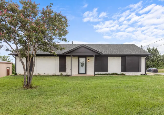 1st image of 1939 E Texas St, Denison, TX 75021 | MLS# 21338213