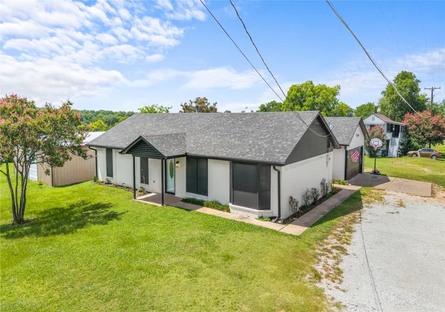 3rd image of 1939 E Texas St, Denison, TX 75021 | MLS# 21338213