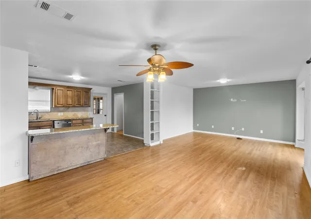 4th image of 1939 E Texas St, Denison, TX 75021 | MLS# 21338213