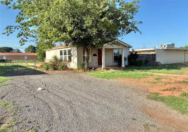 Homes for sale in Abilene, TX | 3210 S 2nd St, Abilene, TX 79605 | MLS# 21338446