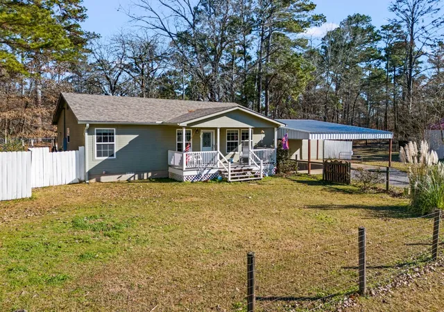 Photo 4 of Single family home for sale at 661 Crestwood Dr, Avinger, TX 75630 | MLS# 21338478 | Listing updated on 2026-07-24