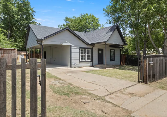 Photo 1 of Single family home for sale at 5425 Laster Rd, Fort Worth, TX 76119 | MLS# 21336438 | Listing updated on 2026-09-01