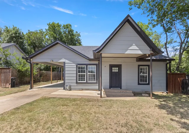 Photo 2 of Single family home for sale at 5425 Laster Rd, Fort Worth, TX 76119 | MLS# 21336438 | Listing updated on 2026-09-01