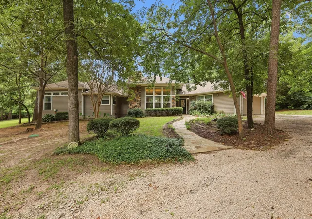 Photo 2 of Single family home for sale at 565 W El Dorado Dr, Scroggins, TX 75480 | MLS# 21334738 | Listing updated on 2026-08-24