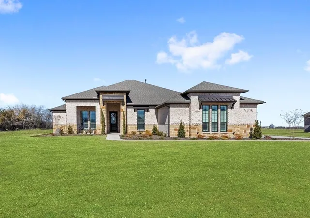 Photo 1 of Single family home for sale at 9316 Bluestem Ln, Justin, TX 76247 | MLS# 21337454 | Listing updated on 2026-10-08
