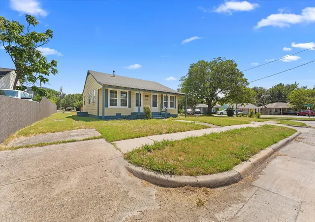 3rd image of 1808 Prairie View Dr, Dallas, TX 75235 | MLS# 21338537