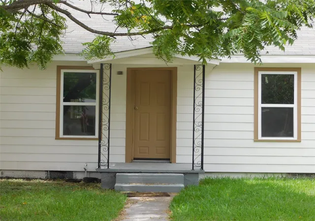 Photo 1 of Single family home for sale at 407 Ne 4Th St, Hubbard, TX 76648 | MLS# 21338435 | Listing updated on 2026-08-27