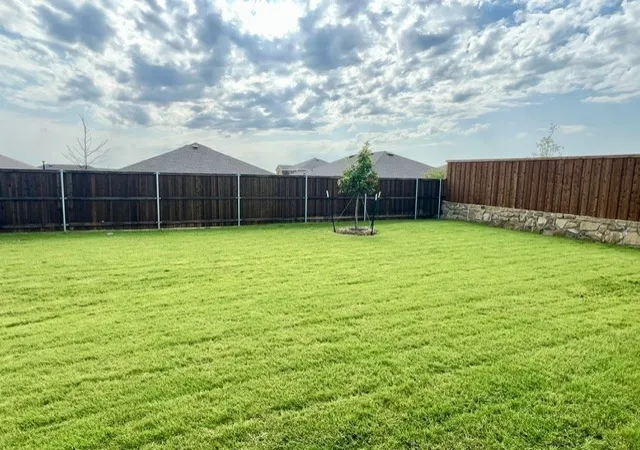 Photo 2 of Sale Pending at 1000 Cole St, Howe, TX 75459 | MLS# 21338571 | Listing updated on 2026-08-26