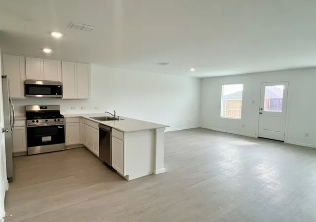 Photo 4 of Sale Pending at 1000 Cole St, Howe, TX 75459 | MLS# 21338571 | Listing updated on 2026-08-26