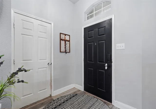 Photo 4 of Single family home for sale at 417 Shadow Grass Ave, Fort Worth, TX 76120 | MLS# 21335603 | Listing updated on 2026-08-19