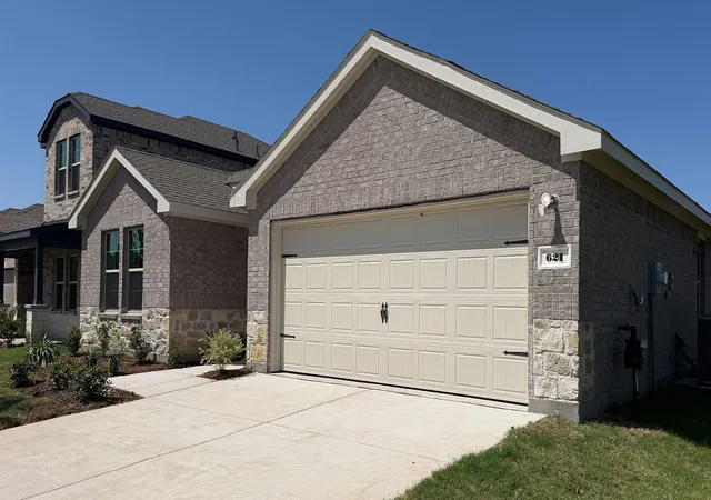 Photo 3 of Single family home for sale at 625 Dunhill Rd, Nevada, TX 75173 | MLS# 21338581 | Listing updated on 2026-10-02