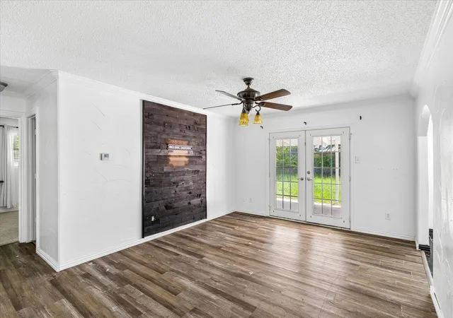 Photo 2 of Single family home for sale at 716 Heathcliff Dr, Fort Worth, TX 76140 | MLS# 21338613 | Listing updated on 2026-07-28