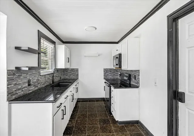 Photo 4 of Single family home for sale at 716 Heathcliff Dr, Fort Worth, TX 76140 | MLS# 21338613 | Listing updated on 2026-07-28