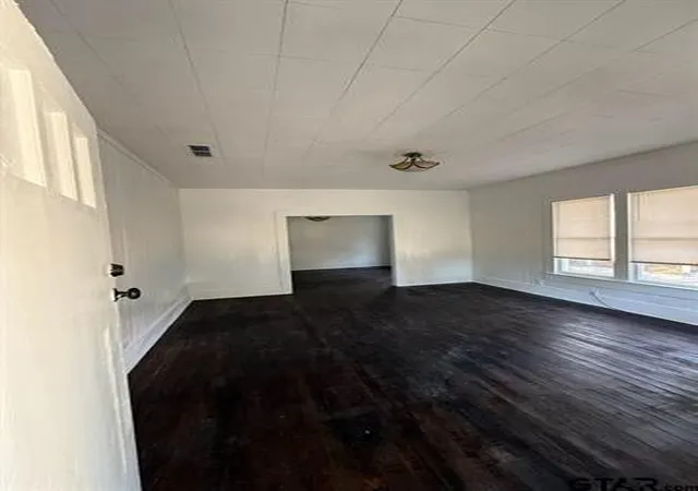 Photo 4 of Single family home for sale at 509 N Pacific St, Mineola, TX 75773 | MLS# 21338623 | Listing updated on 2026-07-24