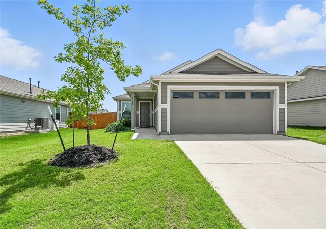 Photo 1 of Single family home for sale at 2733 Slatewood Dr, Fort Worth, TX 76179 | MLS# 21338621 | Listing updated on 2026-07-22