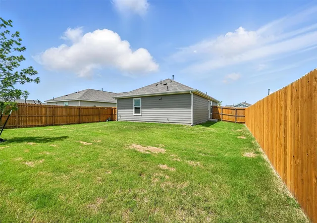 Photo 2 of Single family home for sale at 2733 Slatewood Dr, Fort Worth, TX 76179 | MLS# 21338621 | Listing updated on 2026-07-22