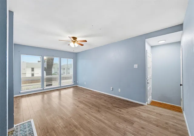 Listing Photo 4 - Condo for sale in building located at 5604 Boca Raton Blvd, Fort Worth, TX 76112 - Unit #248
