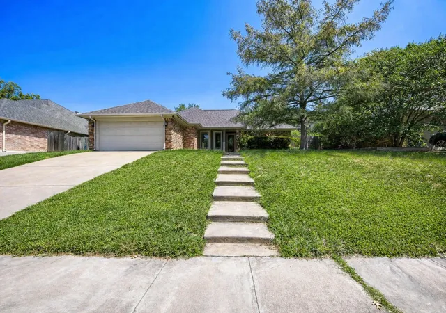 Photo 1 of Sale Pending at 10104 Stoneleigh Dr, Benbrook, TX 76126 | MLS# 21284648 | Listing updated on 2026-08-17
