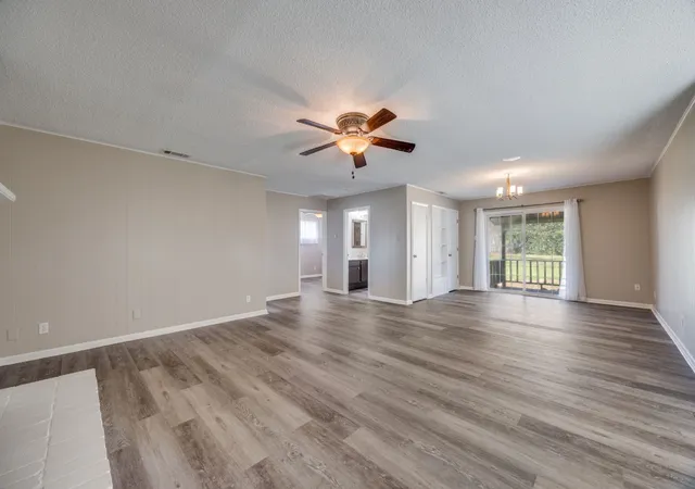 Photo 3 of Single family home for sale at 109 Churchill Ln, Pottsboro, TX 75076 | MLS# 21337219 | Listing updated on 2026-07-23